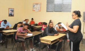 Guantánamo favors reincorporation of young people to study