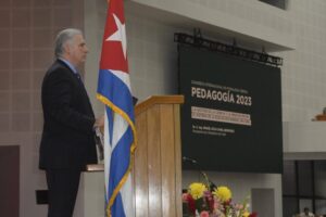 Una educación mejor es posible, afirma presidente de Cuba