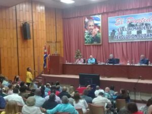 Evalúa presidente cubano potencialidades y estrategias de Guantánamo