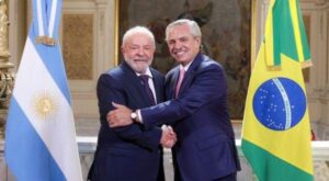 Aplausos en la Celac por retorno de Brasil