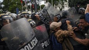 Piden a Biden detener fondos de EEUU a Perú por represión policial