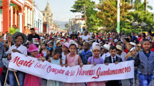 Niños guantanameros en desfile martiano rendirán tributo al amigo de la Edad de Oro