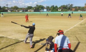 Softbol de veteranos en Guantánamo en saludo al 62 aniversario del INDER 