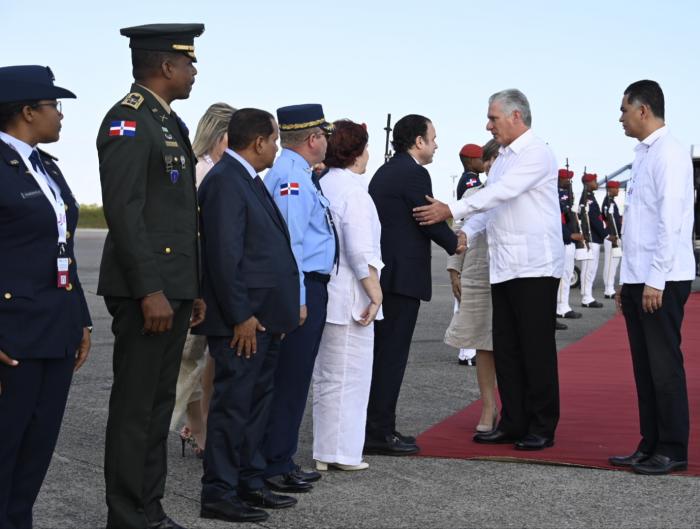 Presidente cubano asiste a Cumbre Iberoamericana de Jefes de Estado y de Gobierno