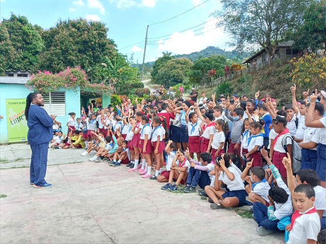 Imágenes de la Cruzada Teatral Guantánamo Baracoa