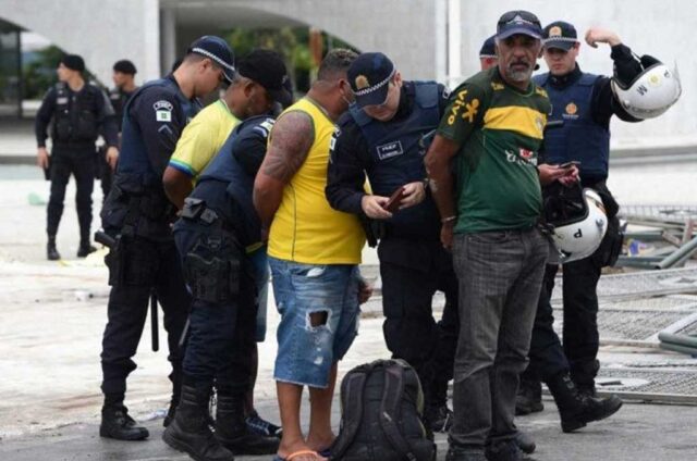 Policía de Brasil cumple 78 órdenes judiciales por actos golpistas
