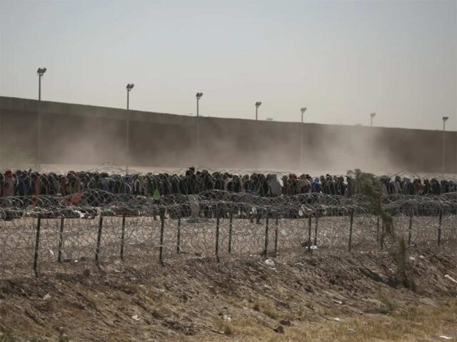 Dramáticas últimas horas del título 42 en frontera EEUU-México