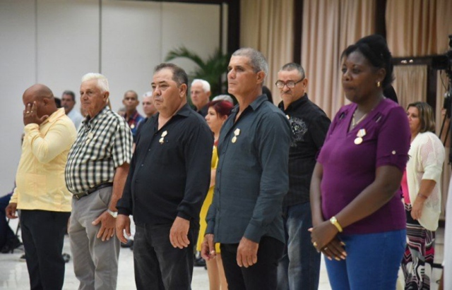 Asiste Díaz-Canel a acto de condecoraciones de la ANAP (+Fotos)