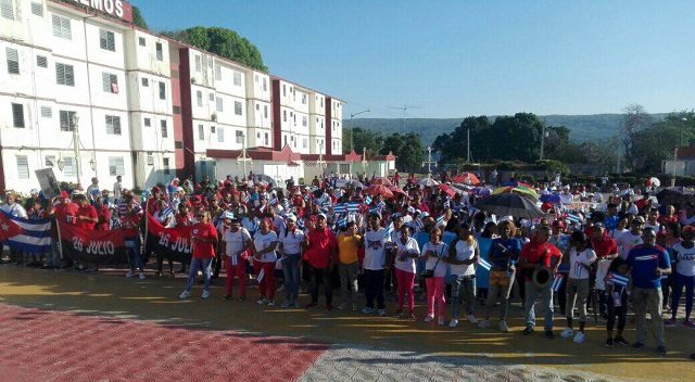 Retumbó la Patria en la plaza guantanamera