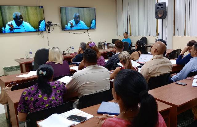 Analizan diputados guantanameros nuevos proyectos de Ley