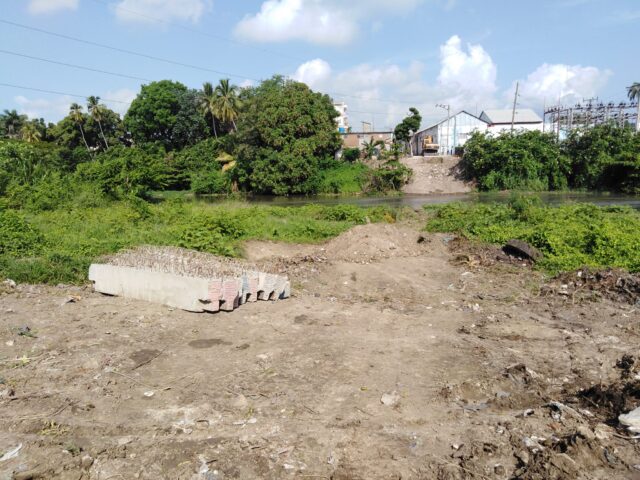 Construyen en Guantánamo paso a nivel peatonal sobre el río Guaso