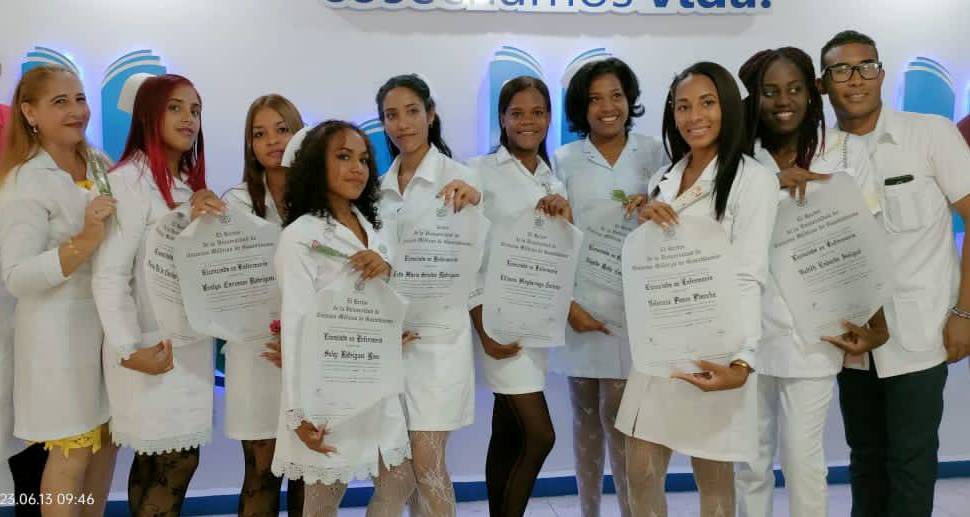 Egresan en Guantánamo nuevos profesionales de la Enfermería (+Fotos)