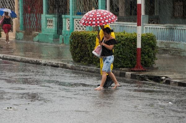 Emiten Aviso de Alerta Temprana por incremento de lluvias desde Camagüey hasta Guantánamo