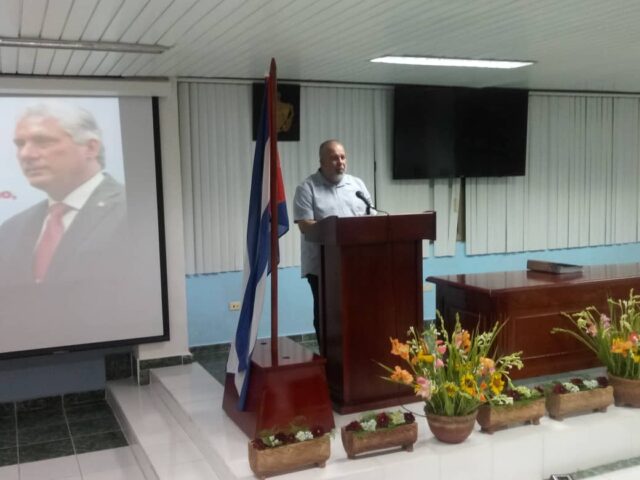 Primer Ministro de Cuba preside entrega y recepción del cargo de Gobernador y Vicegobernador de Guantánamo