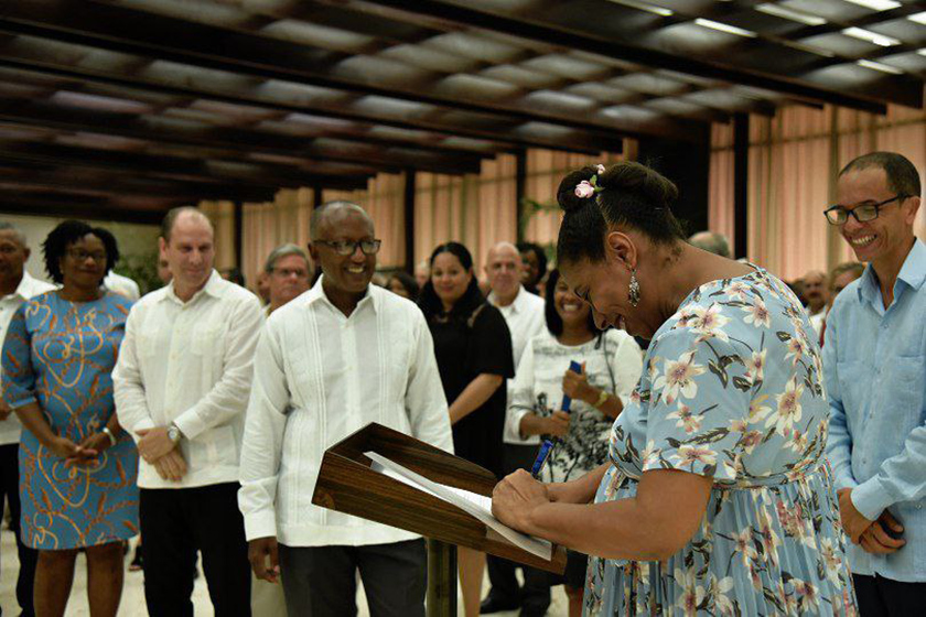 Presentan juramento 28 nuevos jefes de misiones en el exterior