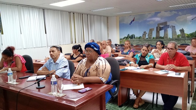 Participan Diputados guantanameros en preparación para la fiscalización a los Ministerios de la Agricultura y de Industrias