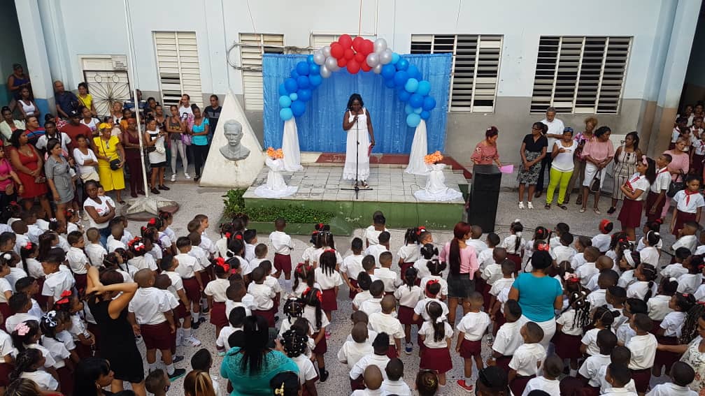 Fiesta por inicio del curso escolar en el seminternado Conrado Benítez García en la ciudad de Guantánamo