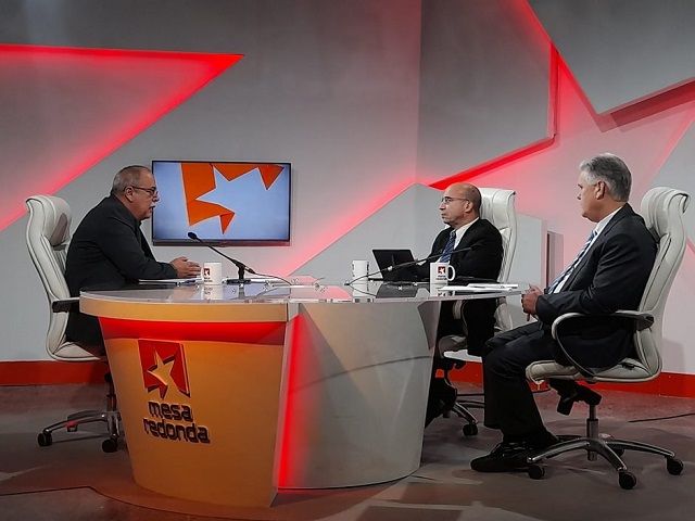 Informan ministros cubanos sobre situación energética, abastecimiento de combustibles y canasta familiar normada 