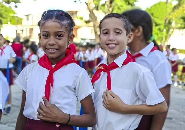 Saluda Cuba inicio del curso escolar 2023-2024