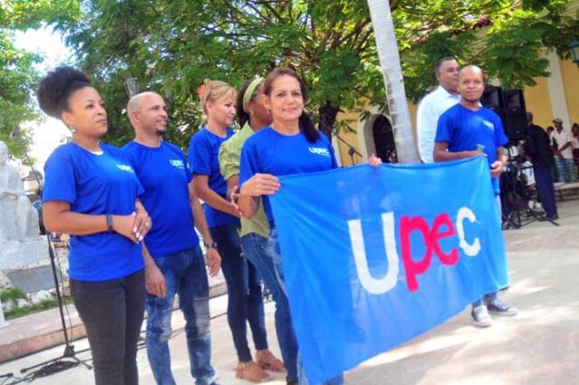 Abanderan a delegación guantanamera al XI Congreso de la Upec