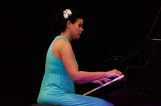 Desde Guantánamo, virtuosismo al piano de la joven Lisandra Porto en la Jornada de la Cultura Cubana