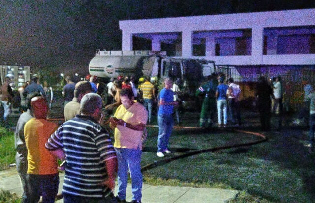 Incendio en camión de combustible en Pinar del Río, sin fallecidos ni lesionados