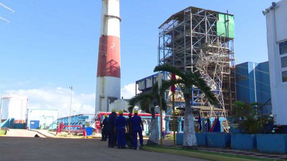 Unión Eléctrica pronostica 646 MW de déficit para el horario pico nocturno de este martes