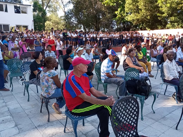 Rinden homenaje a Fidel Castro y Armando Hart martianos de Guantánamo