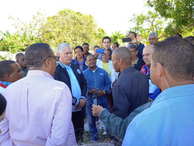 Visita Díaz Canel centros de impacto económico y social en municipio guantanamero de Manuel Tames 