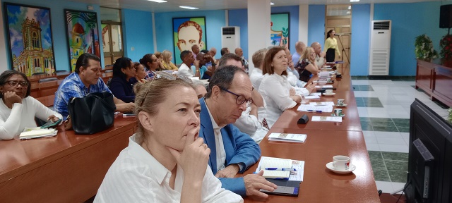 Diplomáticos de la Unión Europea visitan Guantánamo