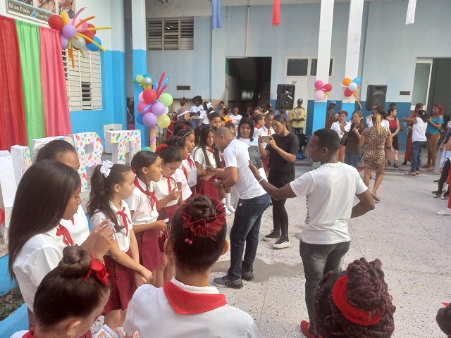 Fresco amanecer de celebración en Guantánamo 