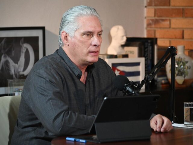 Bancarización busca desarrollo económico de Cuba, afirma Díaz-Canel