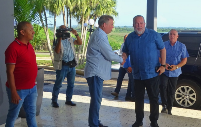 Recorre Díaz-Canel varios sitios de Sancti Spíritus