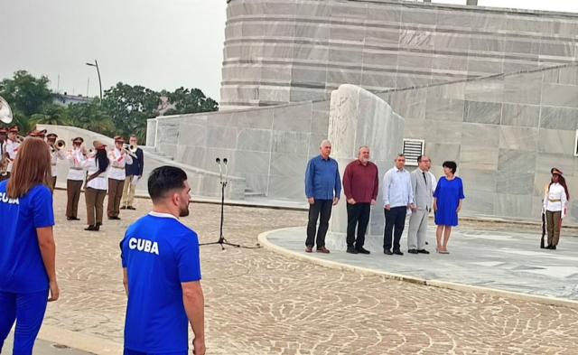 Asiste Díaz-Canel a abanderamiento de delegación Olímpica