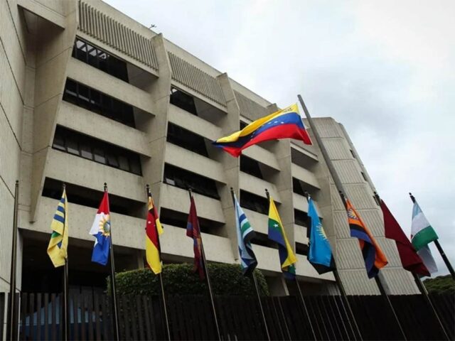 Candidatos comiciales de Venezuela acuden ante Sala Electoral del TSJ